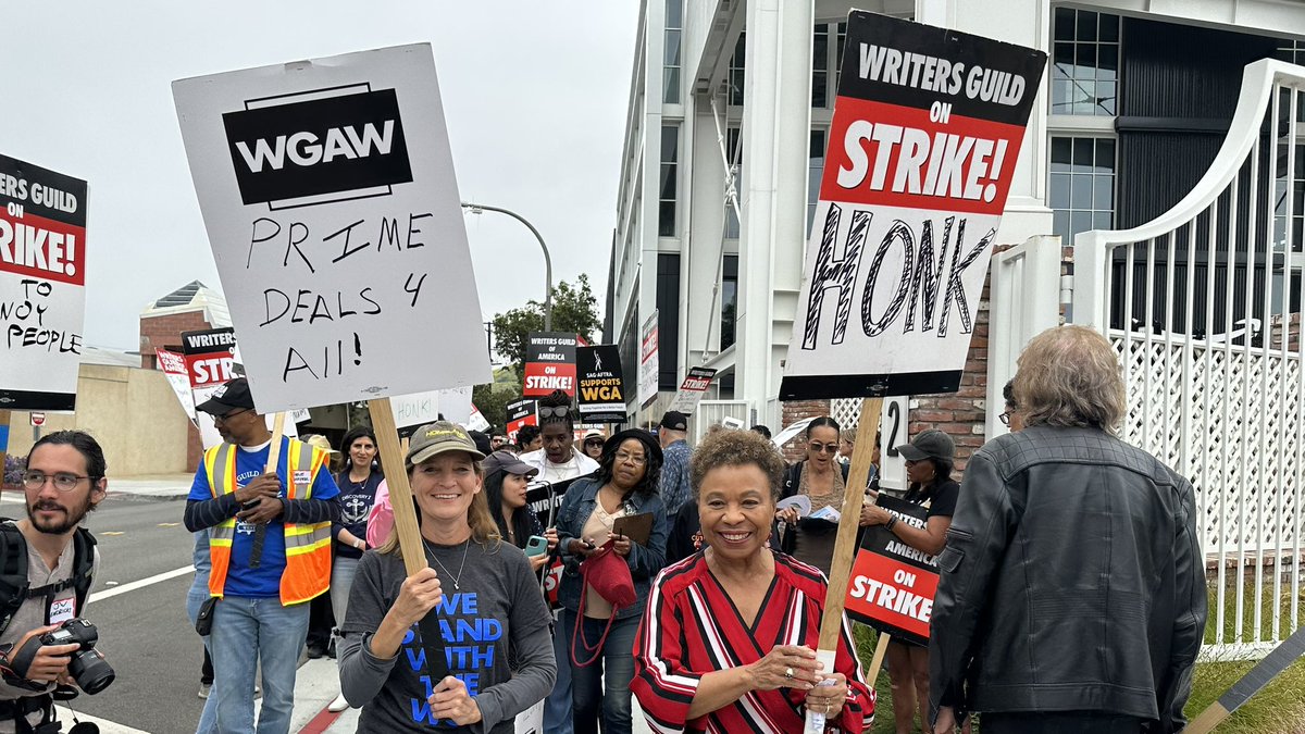 BarbaraLee_CA's tweet photo. Proud to stand in solidarity with the heart and soul of the entertainment industry: the 11,500 screenwriters of @WGAWest and @WGAEast.

As the industry faces unprecendent changes, one thing remains clear: these visionaries deserve to be compensated and treated fairly. https://t.co/yapCq3Ubkx