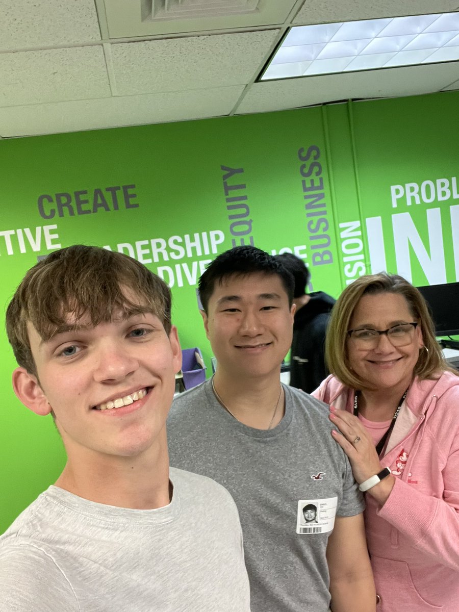 DECANilesNorth's tweet photo. Busy week with alumni visits. 💜💙💜💙 https://t.co/GRc25yaM18
