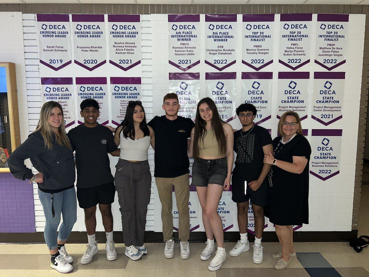 DECANilesNorth's tweet photo. Busy week with alumni visits. 💜💙💜💙 https://t.co/GRc25yaM18