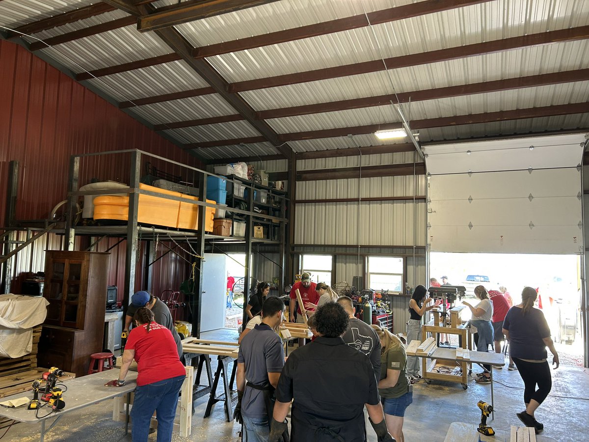 Great time today with @stylecraft and @ShpBeds in Waco today where we can together to build 16 beds for kids that need beds in #Waco

#givingback @gowestregion @NTX_Market @NTX_Anuksha @NtxFiberteam