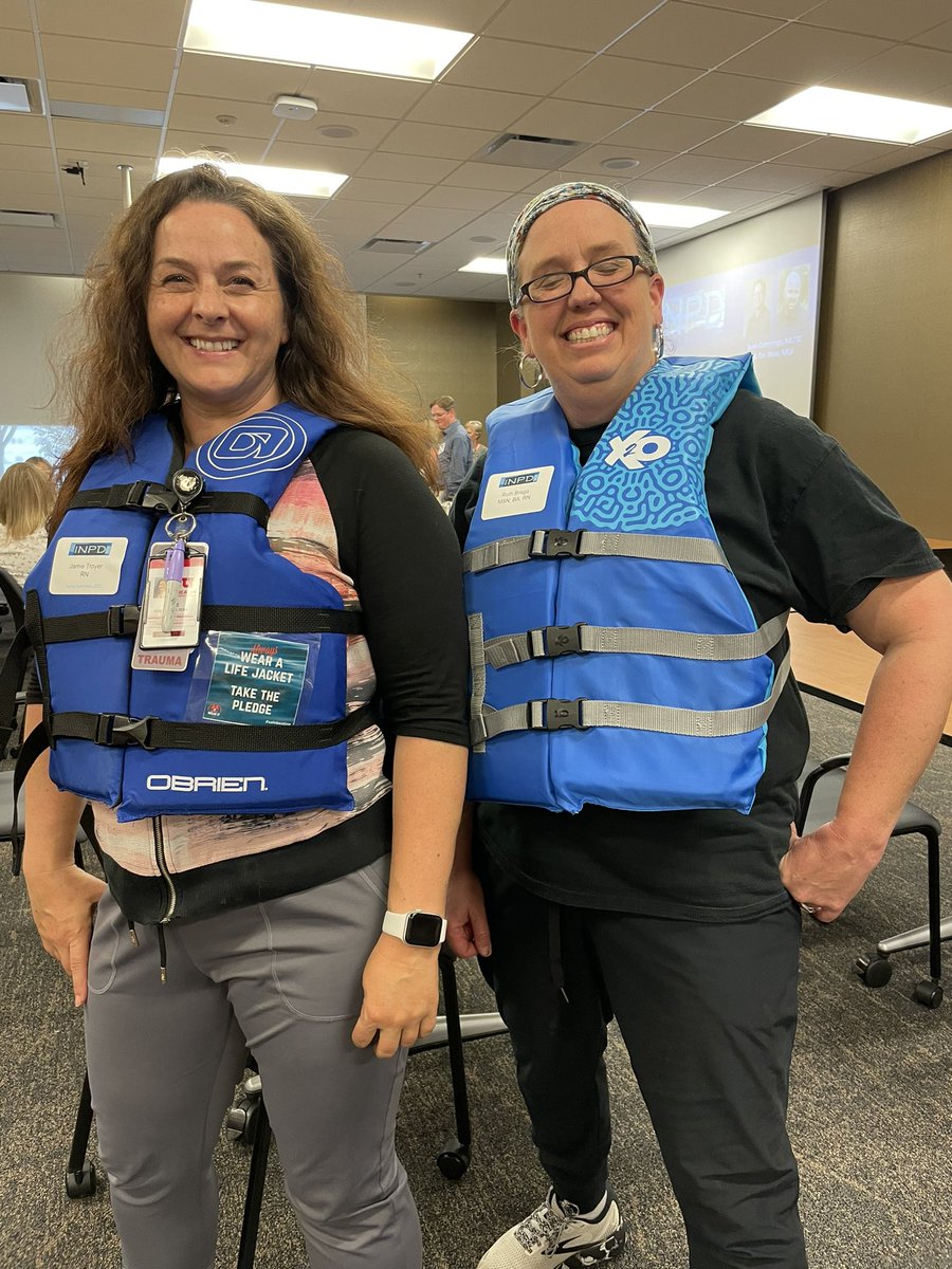 UofUtrauma's tweet photo. Our Injury Prevention & Outreach team our promoting drowning prevention on #WearYourLifeJacketAtWorkDay 80-85% of deaths from drowning while boating or recreating on the water can be prevented by wearing your life jacket! #wearit Utah! #safeboating #udpc https://t.co/y0Fl9UzDt0