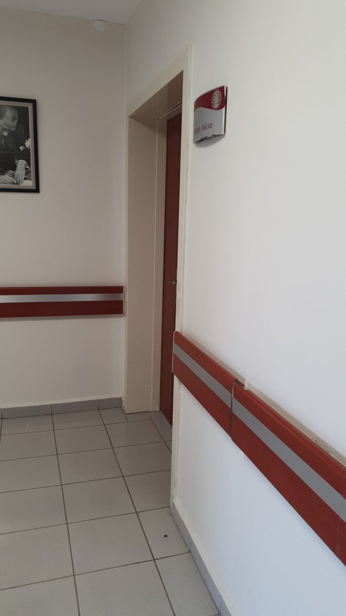 Sözlü kapısı... Allah düşmanımı bekletmesin şurada... Burada gecen 15dk 15yıla bedel