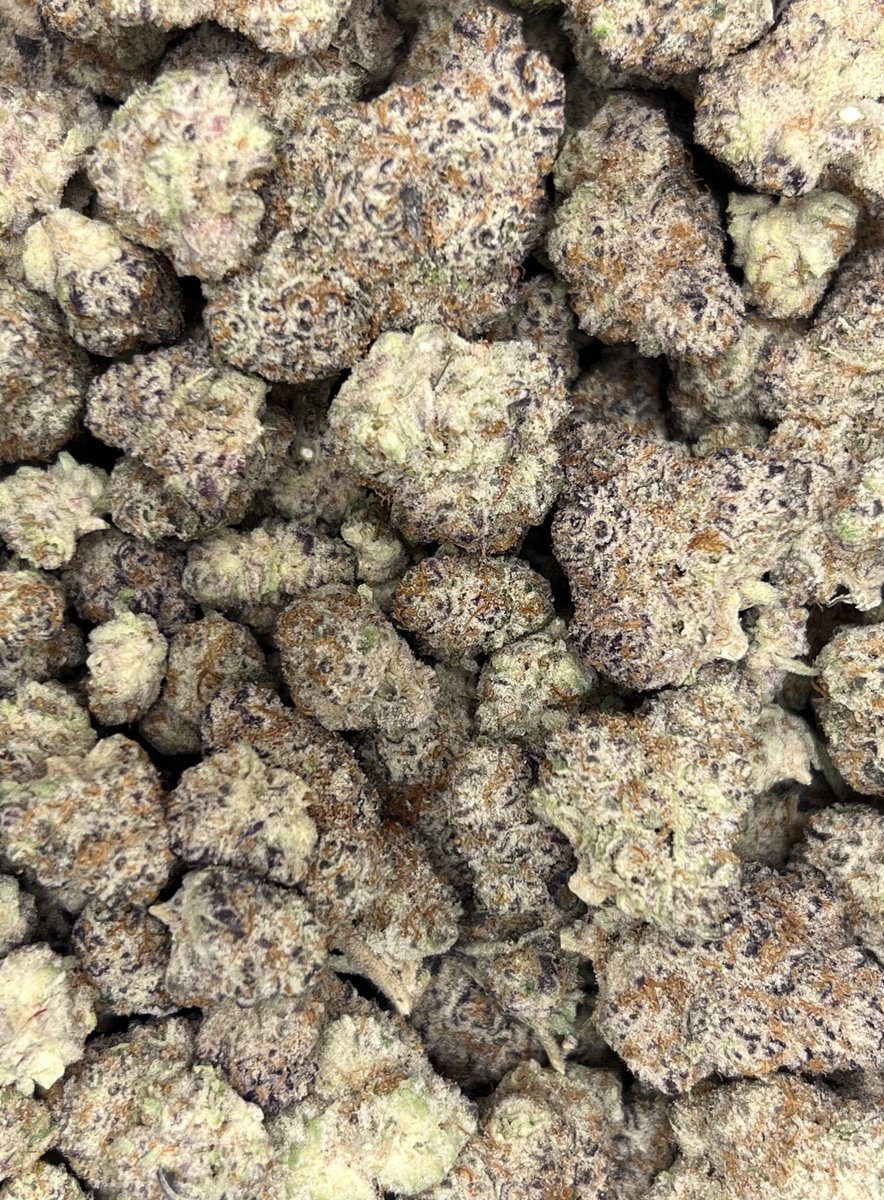 #PunchBreath by #KaprikornFlower local flower is the best flower 😮‍💨😍 Dishing out free smells all day long here at #PeachCannabis or come in and snag some to try yourself for $12/G or $30 8ths! #ShopLocal #StayPeachy #EugeneOregon #FreeSmells #CannabisCommunity