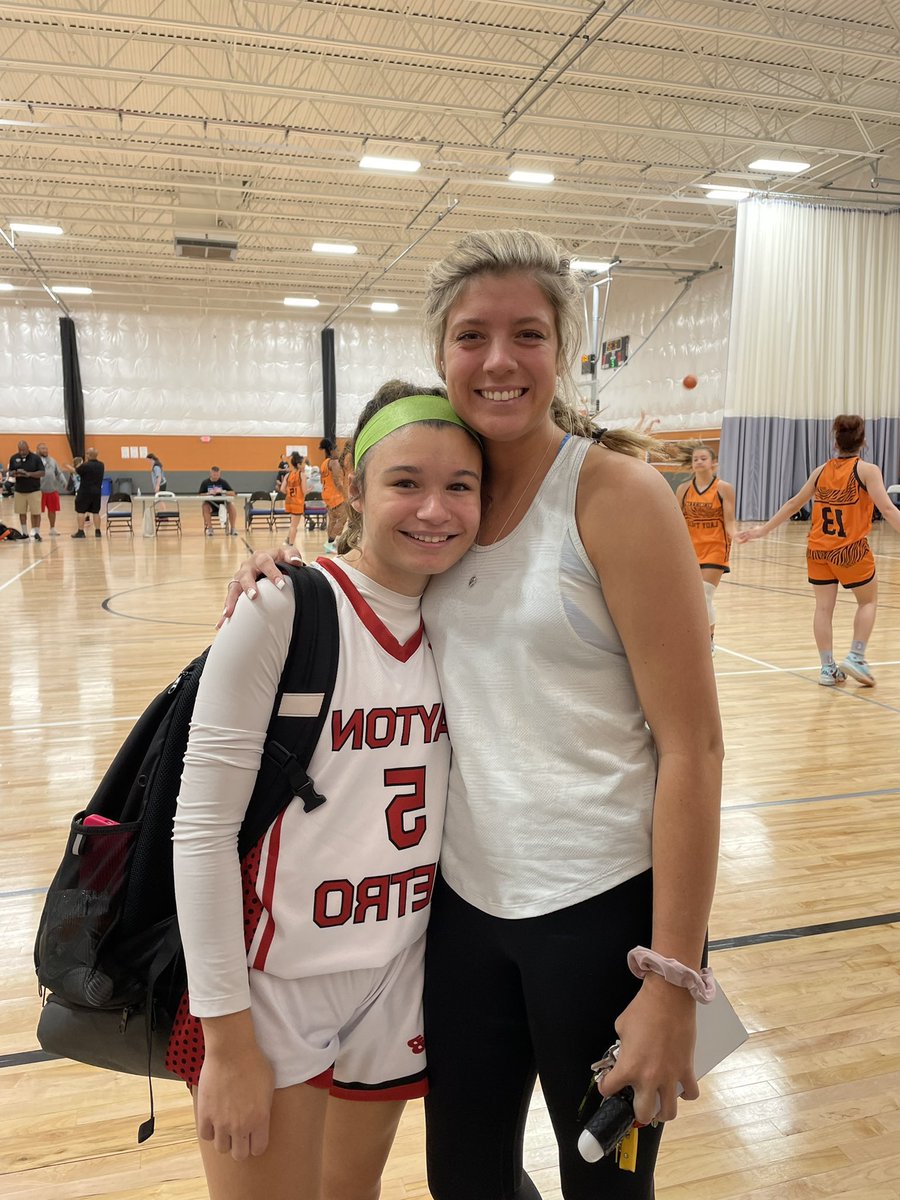 courtneyhillis's tweet photo. Beyond excited for these girls’ senior seasons! June ball is approaching quickly. Let’s get to work!👏🏼🏀 @BFHSFalconsGBB https://t.co/0sLMFCBEvw