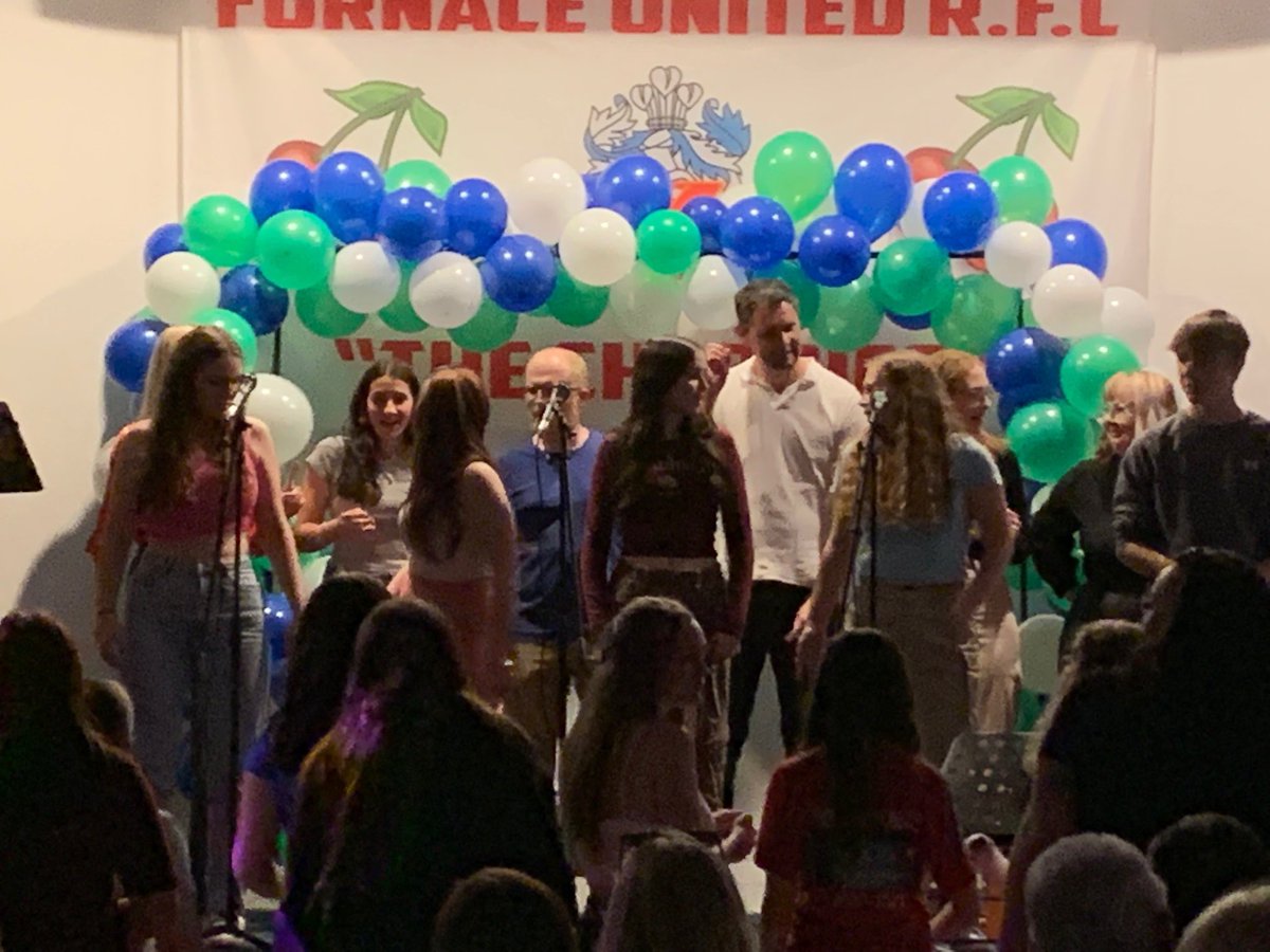 Fabulous singing from Hollie &Tiegan, ⁦@BryngwynSchool⁩ School choirs & Seren in fundraiser at Furnace RFC to ensure we give warm Welsh welcome to Lesotho friends visiting in ⁦@DolenCymru⁩ exchange.Da iawn Tiegan 4 organising & all 4 support. ⁦@walesandafrica⁩