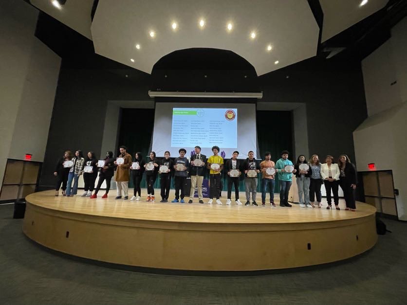 WLHPS (@wlhps) on Twitter photo Last night over 100 students, staff, families, community members and guests gathered to celebrate this year’s <a href="/Hartford_Public/">Hartford Public Schools</a> <a href="/BiliteracySeal/">Seal of Biliteracy</a> recipients. Pictured below are our earners from our three comprehensive high schools! <a href="/BulkeleyHigh/">Bulkeley High School</a> <a href="/HartfordPublic_/">Hartford Public High School</a> <a href="/WeaverHighS/">Weaver High School</a> Last night over 100 students, staff, families, community members and guests gathered to celebrate this year’s <a href="/Hartford_Public/">Hartford Public Schools</a> <a href="/BiliteracySeal/">Seal of Biliteracy</a> recipients. Pictured below are our earners from our three comprehensive high schools! <a href="/BulkeleyHigh/">Bulkeley High School</a> <a href="/HartfordPublic_/">Hartford Public High School</a> <a href="/WeaverHighS/">Weaver High School</a>