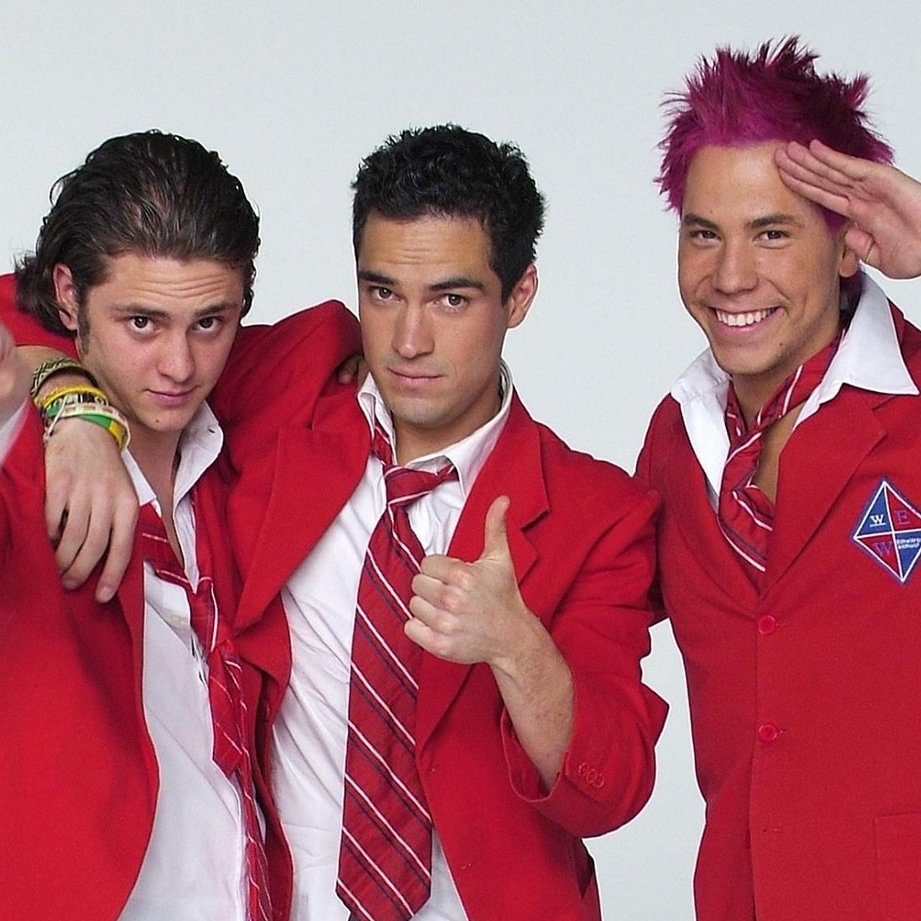 sboficial's tweet photo. 🚨 Reprise de Rebelde tem estreia confirmada para dia 12 de junho, às 14h30, no SBT.