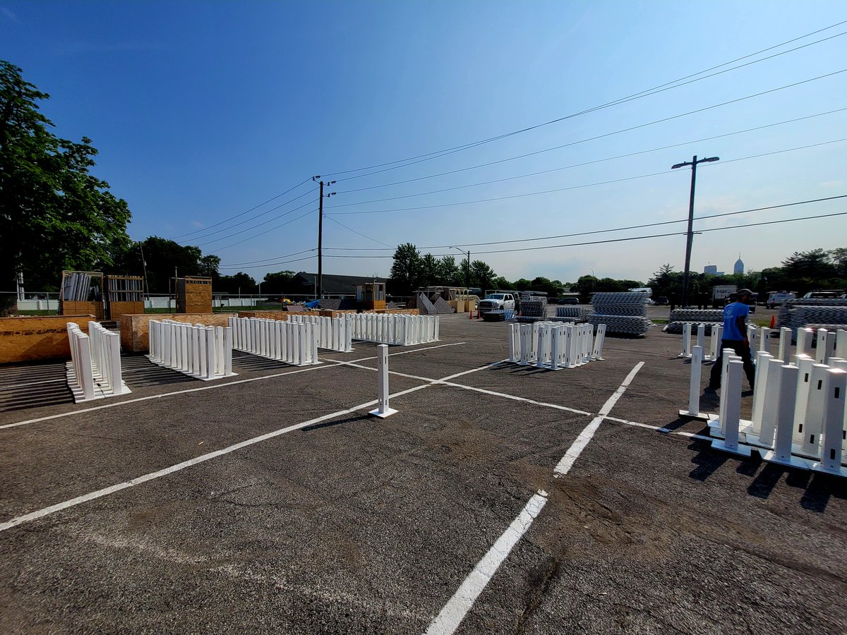 StructuredL's tweet image. Today was a really great day to close up our manholes and do some community service for the Indianapolis Zoo! 🐒🐯🦒

#manholerehab #sewerrehab #trenchlesstechnology #communityservice #zoobilation2023