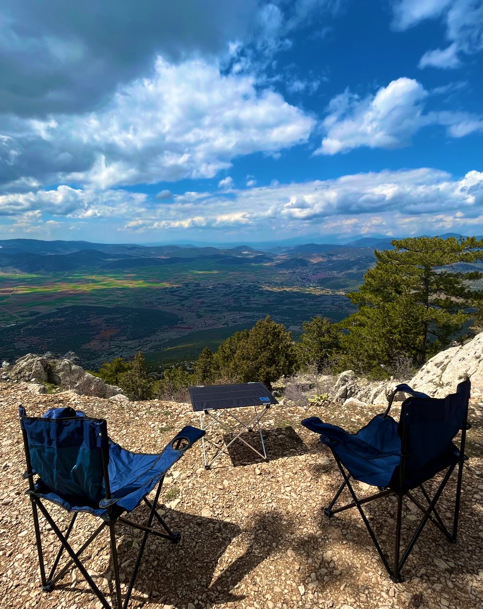Evet evet arka fonda Melike Şahin çalıyor