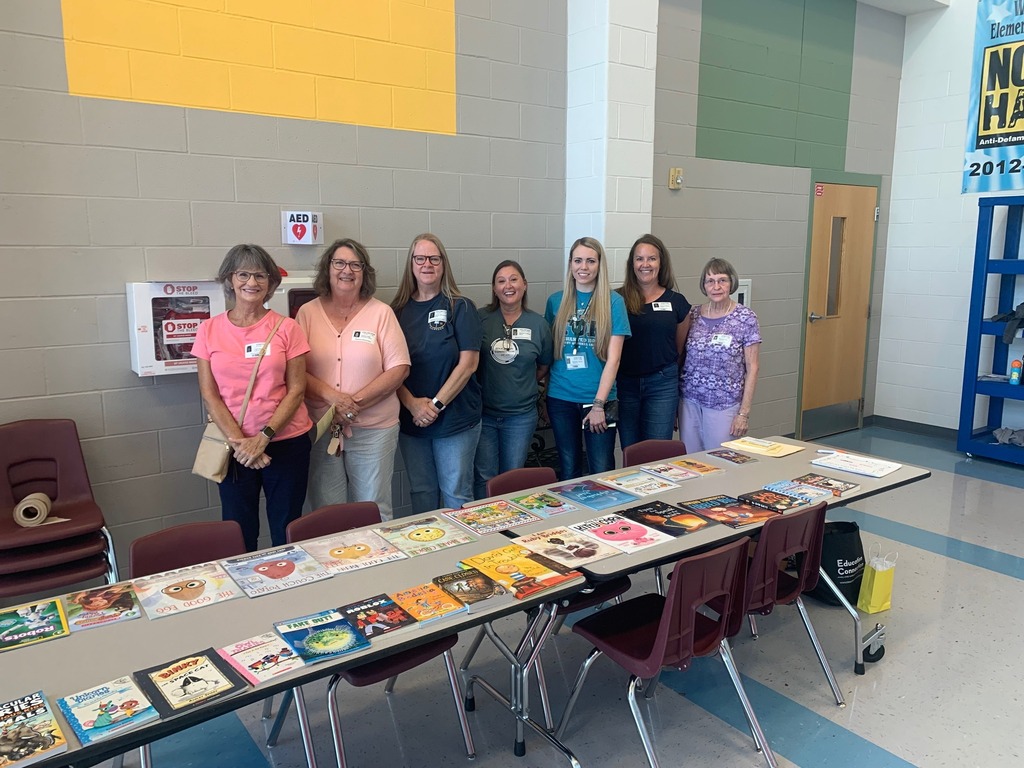 Second graders through the year had reading buddies from the @ed_connect_lps program. Here at #wielandes we treasure these partnerships as they help support our students and increase learning. A side benefit is one-on-one reading time - nothing better th… ift.tt/cdTMnRp