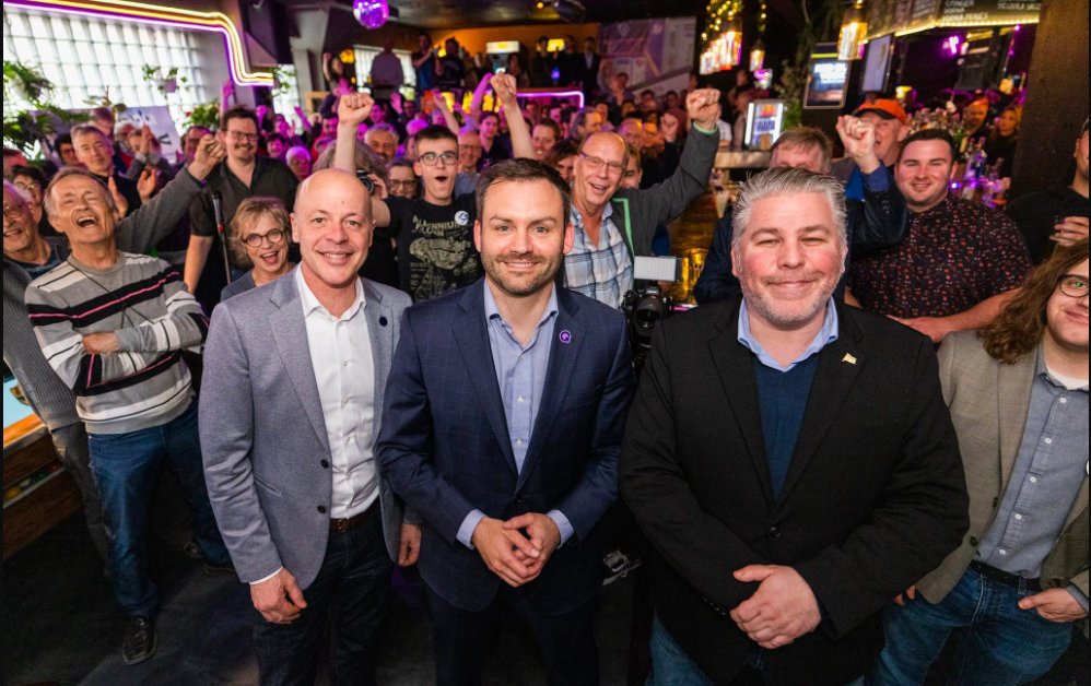 DrouinDa's tweet image. À ceux qui associent le PQ aux «vieux boomers» seulement, merci de noter que ce ne sont pas les «têtes blanches» qui dominent dans cette salle comble, lors de ce rassemblement dans la Vieille Capitale, le l8 mai 2023. 😉