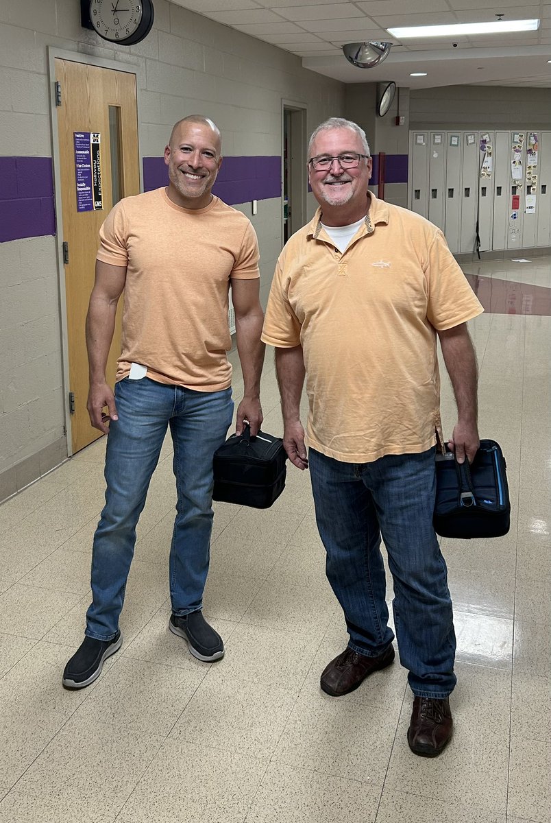 ryan_schalkMCS's tweet photo. Honestly, I can’t tell a difference. #WeLoveSocialStudies https://t.co/1uRNgeTUsF