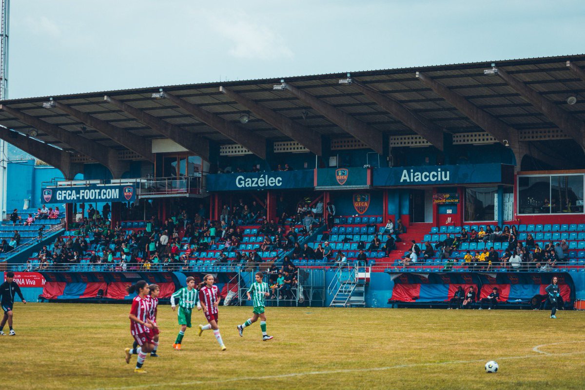 gfc_ajaccio's tweet photo. 𝘾𝙃𝘼𝙇𝙇𝙀𝙉𝙂𝙀 𝙁𝘼𝙉𝙁𝘼𝙉 𝙏𝘼𝙂𝙇𝙄𝘼𝙂𝙇𝙄𝙊𝙇𝙄

Fin de la deuxième journée du challenge 🔴🔵🔚

Retrouvez quelques clichés du tournoi U13 remporté par @jsajaccio_off en Élite et notre équipe U13 en Honneur ! 

Bravo et merci à toutes les équipes présentes ! 👏🏻

#Avvena https://t.co/sXDJ0DpP4W