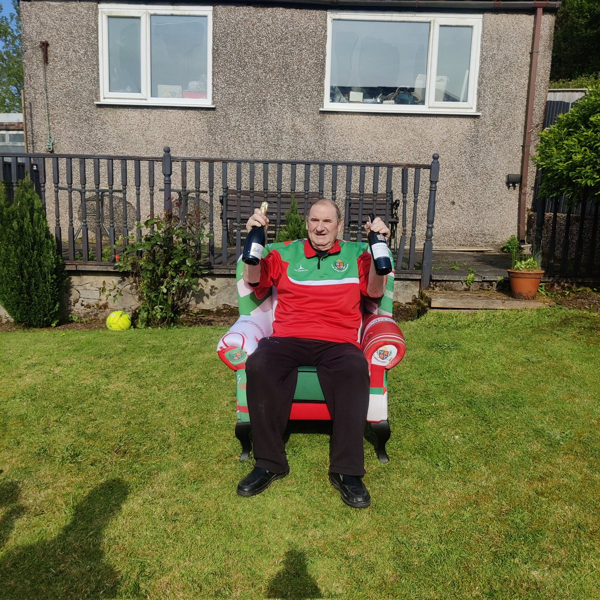 LeeRees1991's tweet photo. Amazing to deliver a special gift to a special man I can only describe as a Llandovery legend. The club would not be the same without "JOC" screaming on the sideline. Thank you for all you do for us @llandoveryrfc https://t.co/p72OUGaZYP