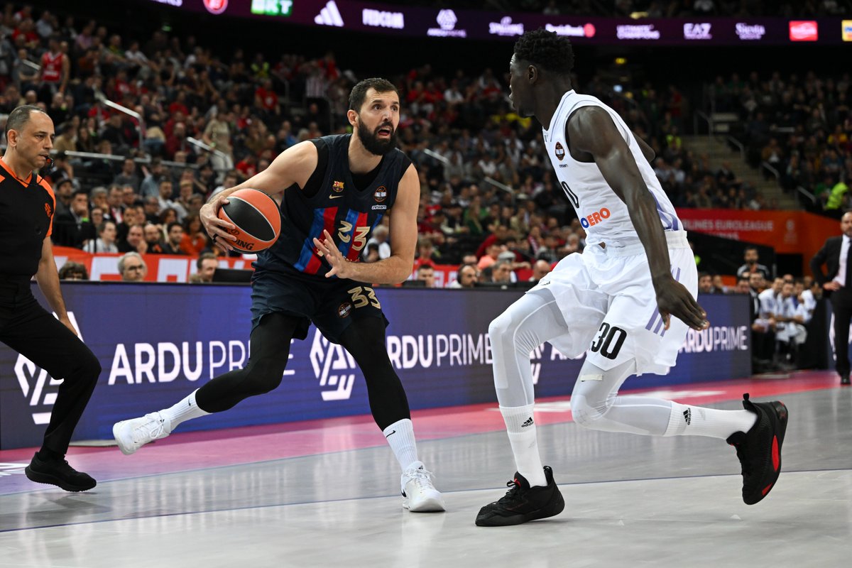 Nikola Mirotic en la semifinal de la Euroliga contra el Real Madrid

3 puntos
1 de 10 en tiro (10%)
1 rebote
1 asistencia
1 robo
1 pérdida
28:18 minutos
- 2 de valoración