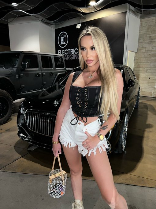 Can I bum a ride? https://t.co/tkw061Nouz