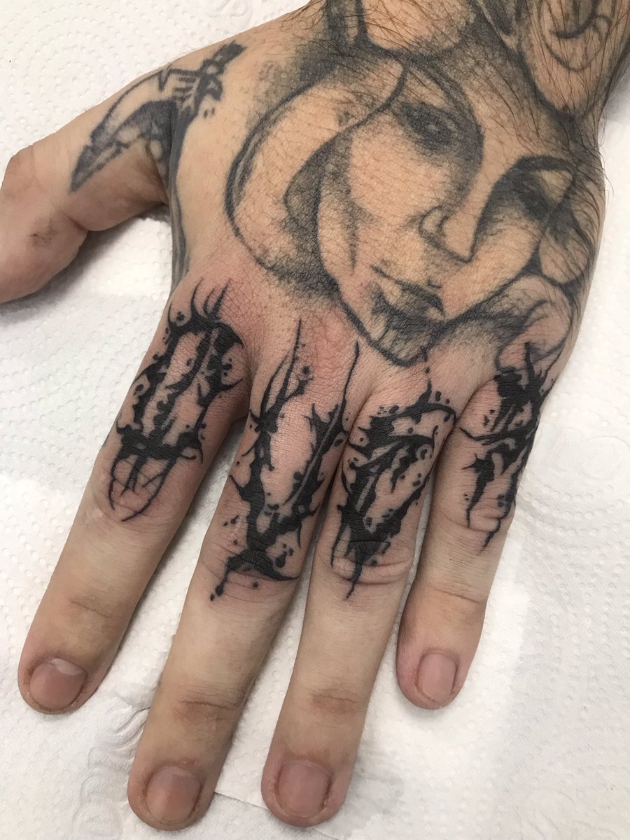 __scabulousTTT's tweet photo. #tattoo #tattoos #ink #inked #art #tattooed #tattooart #tattooartist #tattoolife #tattooist #blacktattoo #tattooer #tattooflash #artist #over #handtattoo #fingertattoo #gothwriting #gothlettering #lettering #letteringtattoo @carbolixium https://t.co/OYDmmGpJYS
