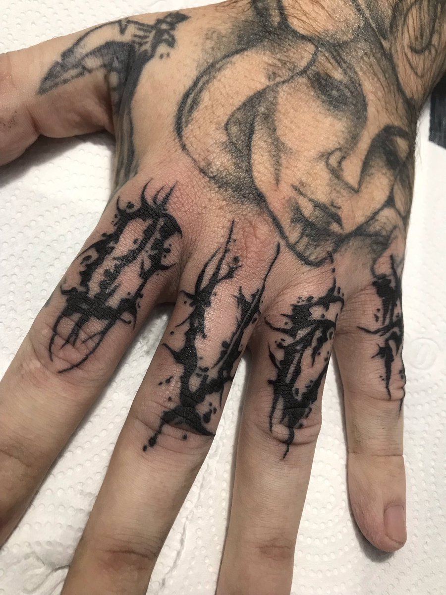 __scabulousTTT's tweet photo. #tattoo #tattoos #ink #inked #art #tattooed #tattooart #tattooartist #tattoolife #tattooist #blacktattoo #tattooer #tattooflash #artist #over #handtattoo #fingertattoo #gothwriting #gothlettering #lettering #letteringtattoo @carbolixium https://t.co/OYDmmGpJYS