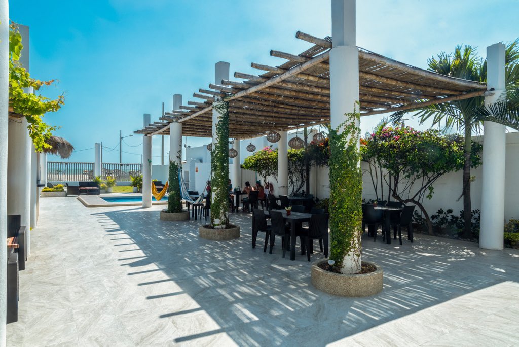 lariaplayas's tweet photo. ☀️🌊 Vive el sábado frente al mar en #HotelLaRíaPlayas⁠ 😎⁠
⁠⁠⁠
Duerme 😴 ⁠cómodamente, relájate 🌿 en el Beach Garden con hidromasaje, sillones y hamacas al aire libre.
⁠
Obtén el mejor precio reservando en https://t.co/u6t5rKrtGS https://t.co/XXAnaWFxHn