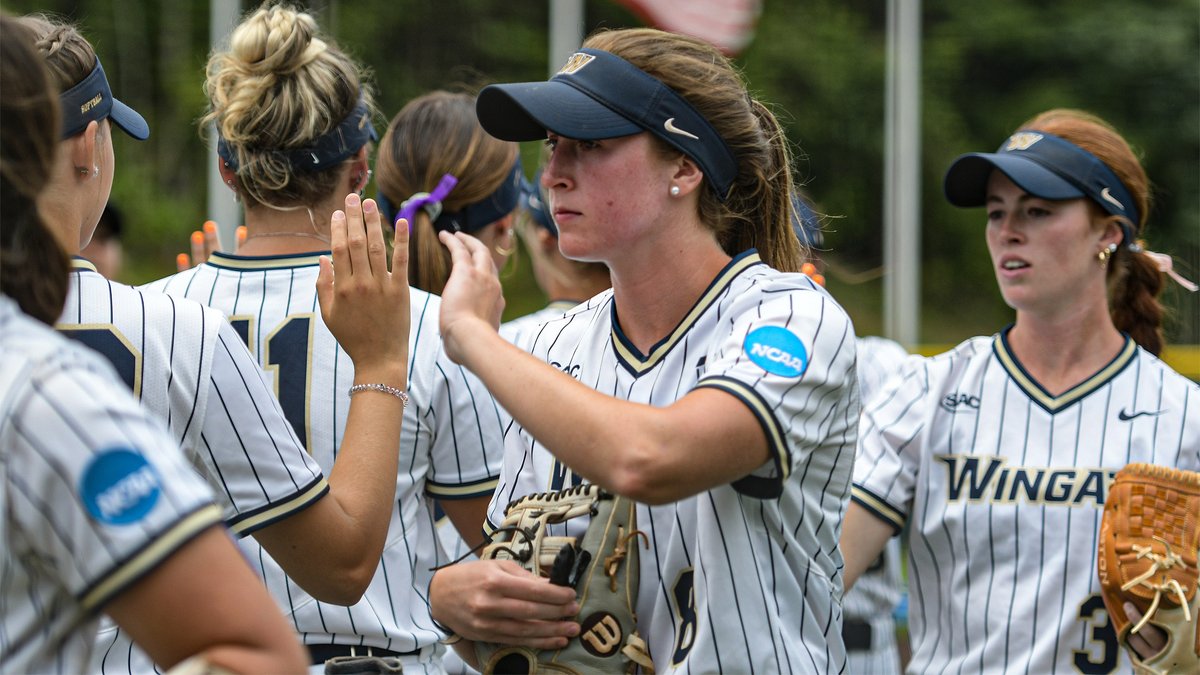 WU_Bulldogs's tweet image. Raechel Cutcher went 7 innings without allowing an earned run, but #2 North Georgia held on for a 1-0 victory in the Super Regional Finale over @WingateSoftball 

Maness &amp;amp; Thomas notched a hit apiece for the 'Dogs

Program-record 48 wins for #WUSB

Recap | bit.ly/3BJhOaS