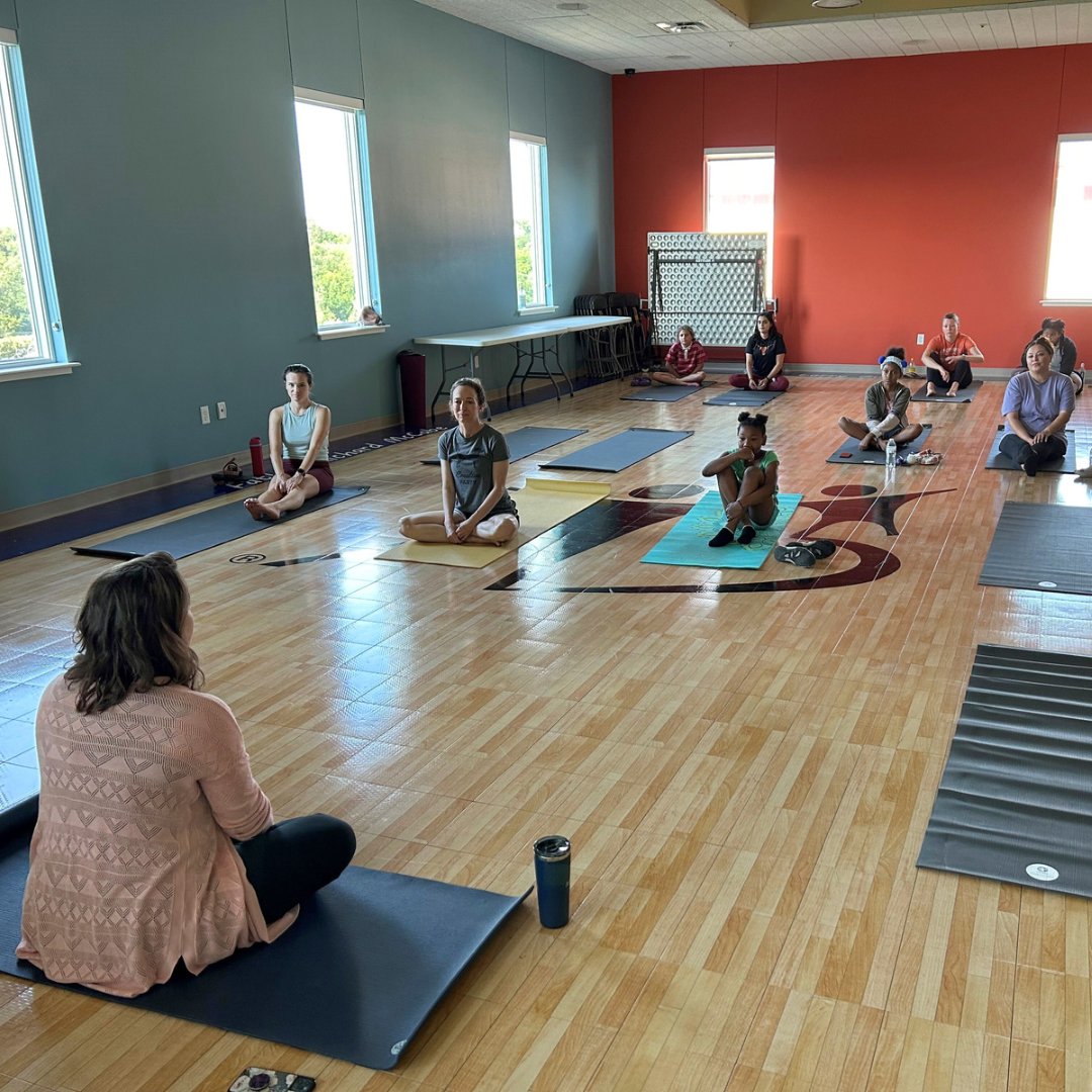 bigmentoring's tweet photo. Happy Friday!
We hosted a yoga class for our matches in our Youth Activity Center. Everyone left feeling relaxed and ready for the weekend!
How are you starting off your weekend?
#BBBSCTX #Yoga #Fun #BiggerTogether https://t.co/qNfhtV2Bo8