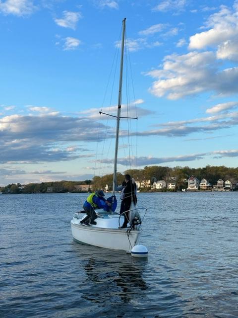 RegattaPoint's tweet photo. Our keelboat class is always a blast! Go sign up now for our upcoming classes! #keelboat #communitysailing https://t.co/rBvZwUwg6V