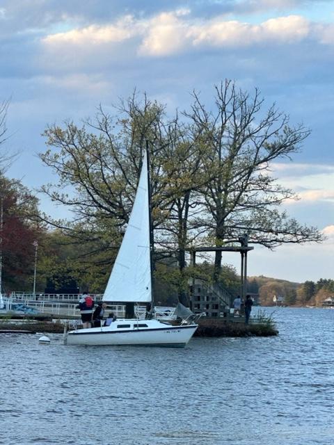 RegattaPoint's tweet photo. Our keelboat class is always a blast! Go sign up now for our upcoming classes! #keelboat #communitysailing https://t.co/rBvZwUwg6V