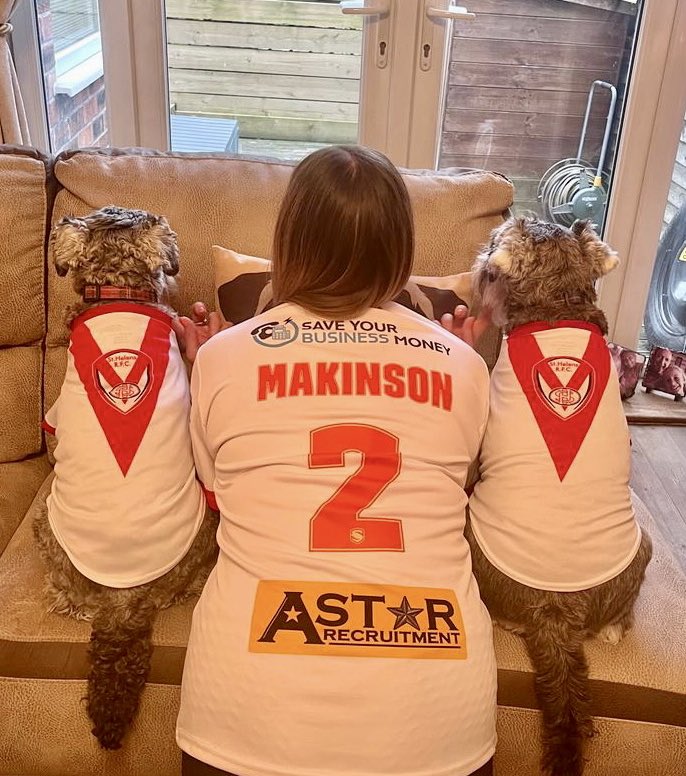 #SchnauzerGang It’s Game time!!! We supportin’ da mighty @Saints1890 in da #ChallengeCup #ChallengeCupRugby 🏉❤️ @willamhariett what yoo fink huh ?? 😂😂 COYS!! 😂 #DogsofTwittter 🤪🐾🐾