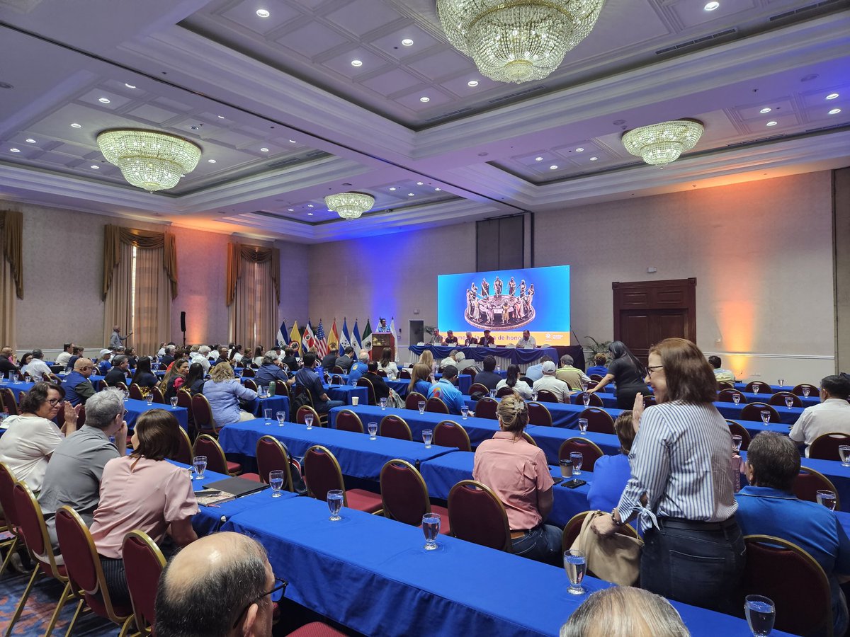 Esta mañana ha comenzado la conferencia de distrito 4240.