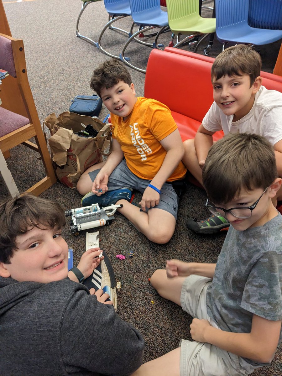 Mrs. Pyles (of books!📚📚) tweet media