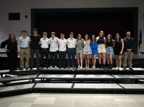 CommackSchools's tweet photo. The Scholar Athlete Leadership Club inducted the new Executive Board and new members. Thank you to this year's Executive Board for all their hard work and dedication to our school and community!!! #SALC #MsClark #MrFilaseta #scholarathletes #CommackSchools #CommackHighSchool https://t.co/0iGh1GvKnF