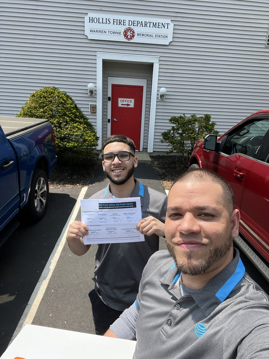 Hitting the streets with my PLM squad  <a href="/JessRacine8/">Jess Conforto</a> <a href="/LillardDerick/">Derick Lillard</a> <a href="/emilywiper/">Emily Wiper</a>