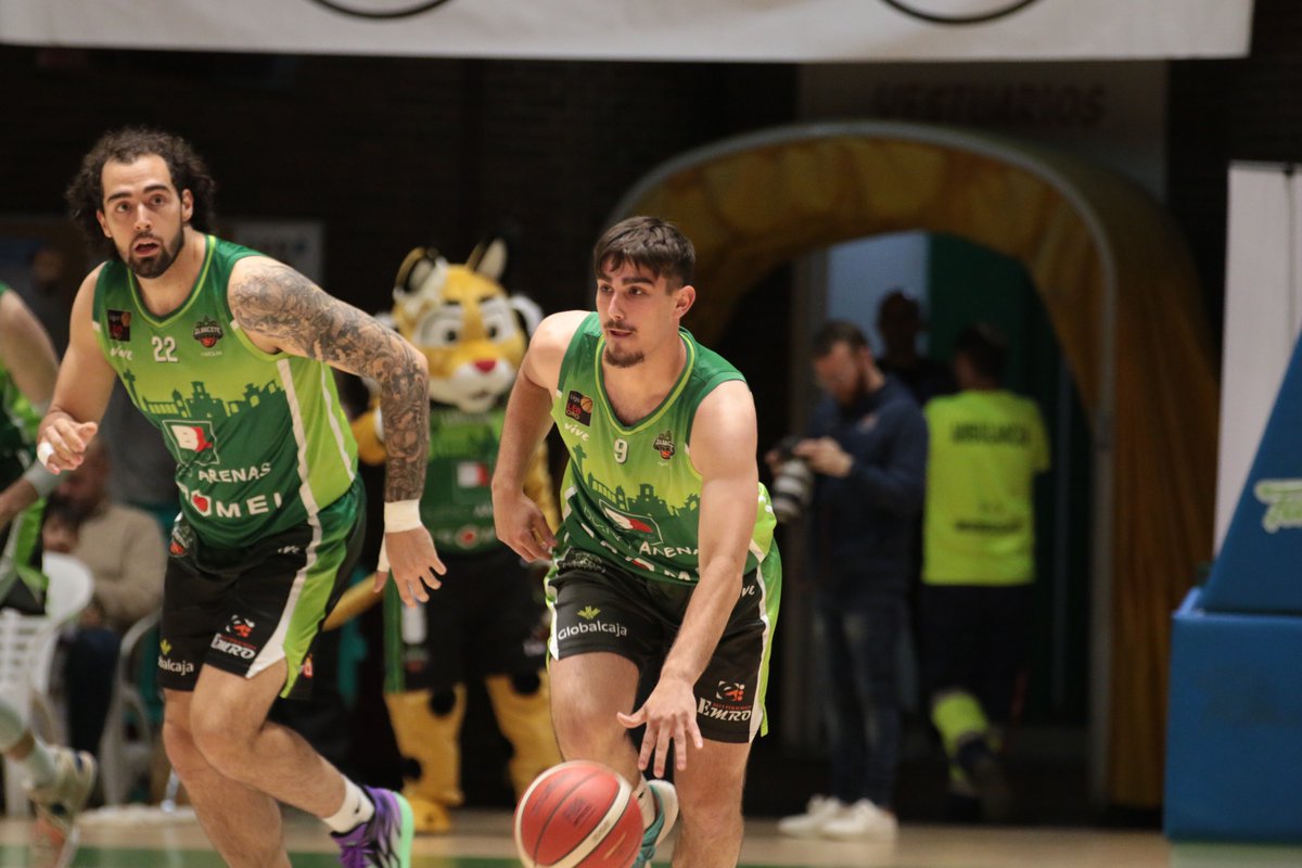 AlbaceteBasket's tweet photo. ⏱️ 4’46"| Tercer cuarto
¡Santana mate, asistencia Ferrando!
💚 @AlbaceteBasket - 53
💙 @CBAlmansa - 60
#albacete #albacetebasket #baloncesto #almansa #ultimopartido #greenlove #ruidoparqueruido https://t.co/ZE7Psntlmg