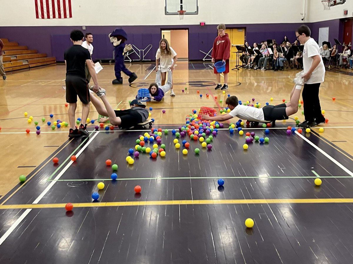 mrskilgore205's tweet image. Finished off the year with our Spring Pep Rally! We celebrated our athletes, the Amazing Race, the Fun Run winners and the Jazz Band played😃💜💛💜💛@LkwdHarding @LkwdSchools