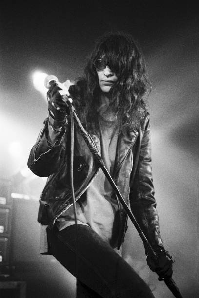karmelink's tweet photo. #sanjoey #HappyBirthday #Ramones 
📸Lisa Lake, 1995 https://t.co/gxCvMYwhb5