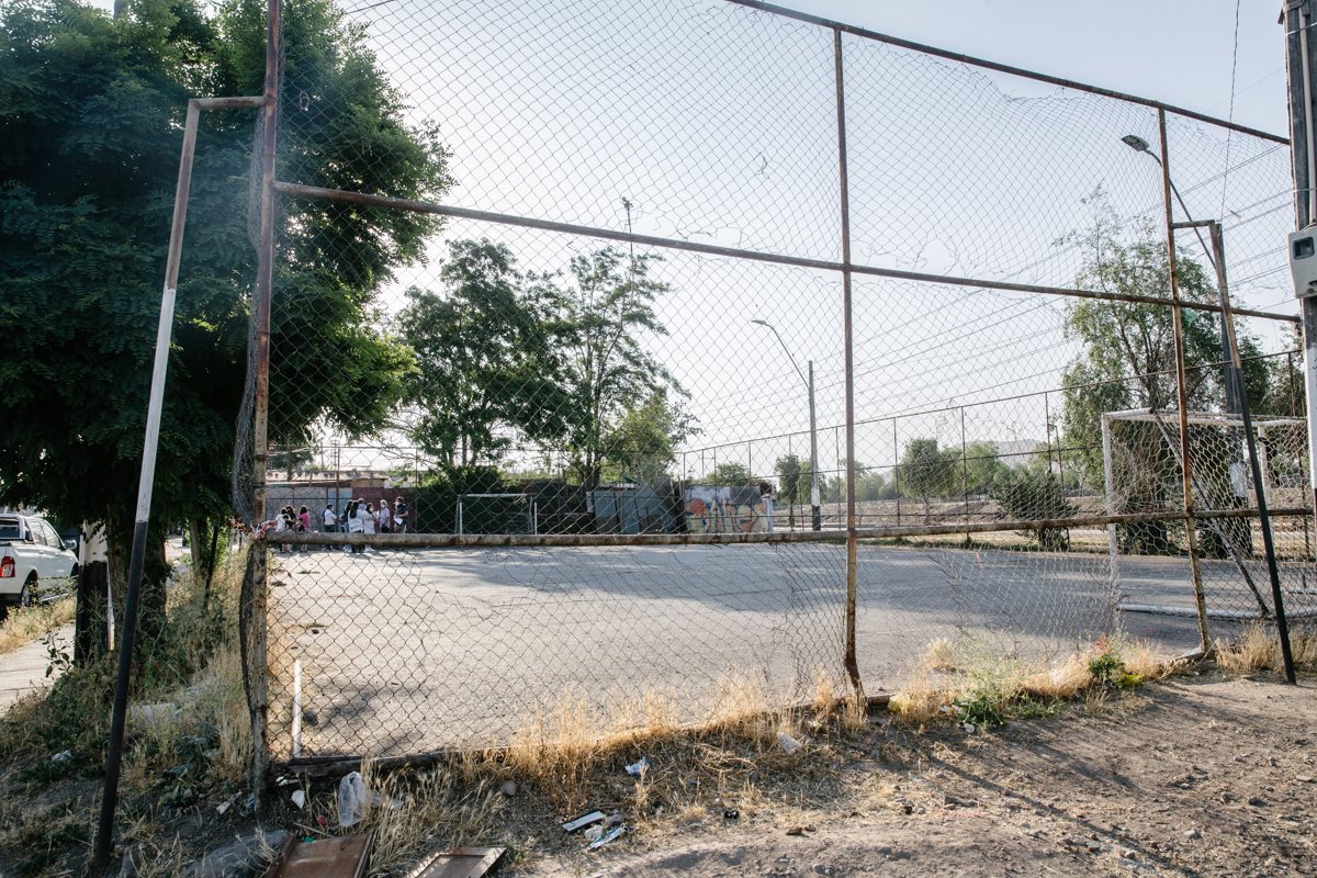 munquintanormal's tweet photo. Seguimos recuperando espacios públicos con nuestra alcaldesa @karydelfino para tener una #QuintaNormalTranquila
Hoy inauguramos junto a @laSubdere y el subsecretario @nico_cataldo , la multicancha de Costanera Sur con Santa Elena, un proyecto con una inversión de 78 millones. https://t.co/d9gaeqhwK5