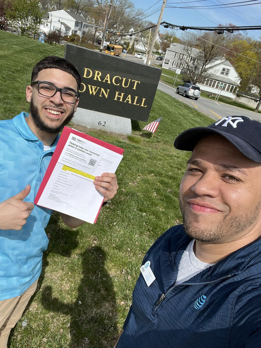 Hitting the streets with my PLM squad  <a href="/JessRacine8/">Jess Conforto</a> <a href="/LillardDerick/">Derick Lillard</a> <a href="/emilywiper/">Emily Wiper</a>