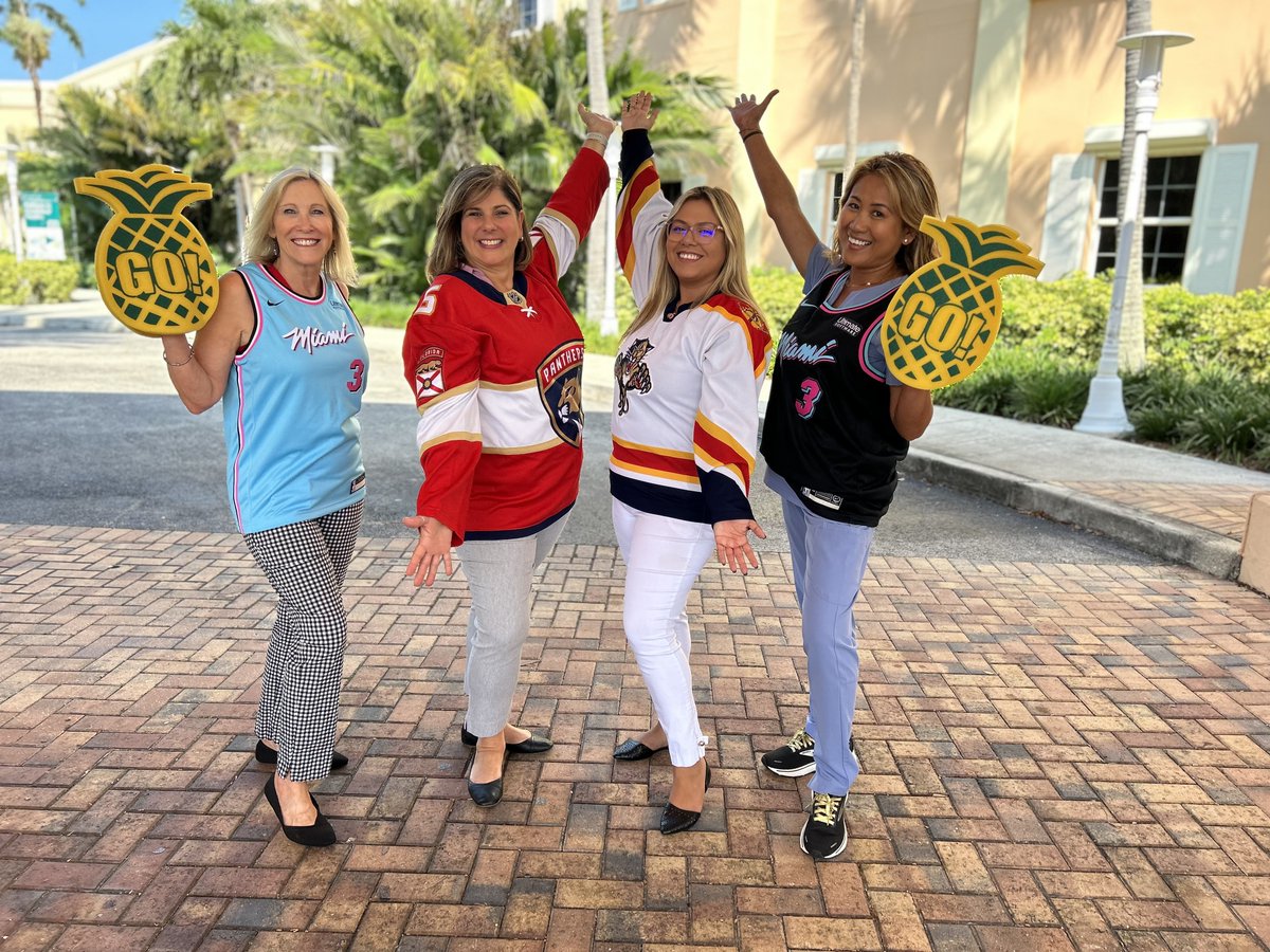 BaptistHealthSF's tweet image. Cheering on our @miamiheat and @flapanthers ahead of a busy conference finals weekend - Down 👏 to 👏 the 👏 socks👏! 

#goHEAT #TimeToHunt #NBAPlayoffs   #StanleyCupPlayoffs