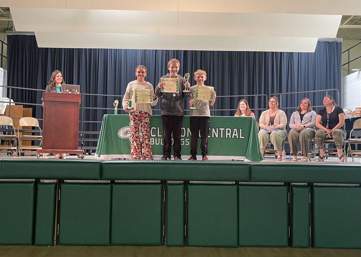 mrs_aubreesmith's tweet photo. Awards Day ✅ 

We are so proud of the accomplishments and growth we’ve seen in our students this year! 2 days left! 🙌🏻 

@ClCentralElem @CCSC_Bulldogs @FewellJM @kortney_golden @A_AtkinsHarris https://t.co/850zVMUYrc