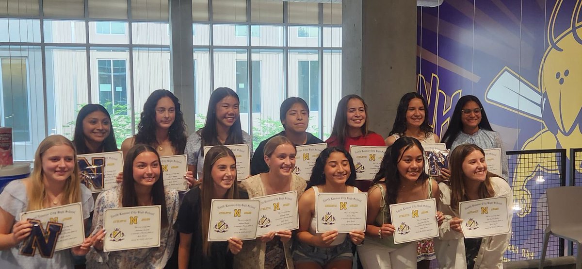 Loved celebrating these ladies last night! Congratulations on a great season. ⚽️💜