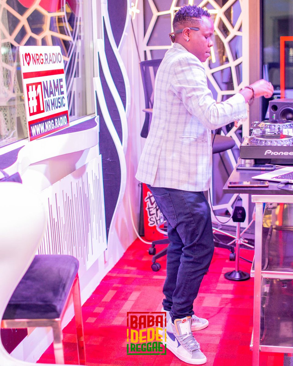 2nd hour blazing💥🔥tuko live #TeargasOnNRG <a href="/nrgradiokenya/">NRG Radio Kenya</a> tune in now ✅✅alafu badae tuingie THika Rd @theembassybistro #MashUpFriday🚦🚦💥🔥