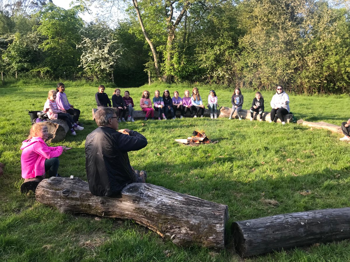 WPS_Trips's tweet photo. Y4 Naturesbase Group 2

Songs around the campfire as the sun sets. Lots of smiles and laughter and fun new songs learnt #FinalNight #Squirrels #Campfire https://t.co/shKLEOCSS9