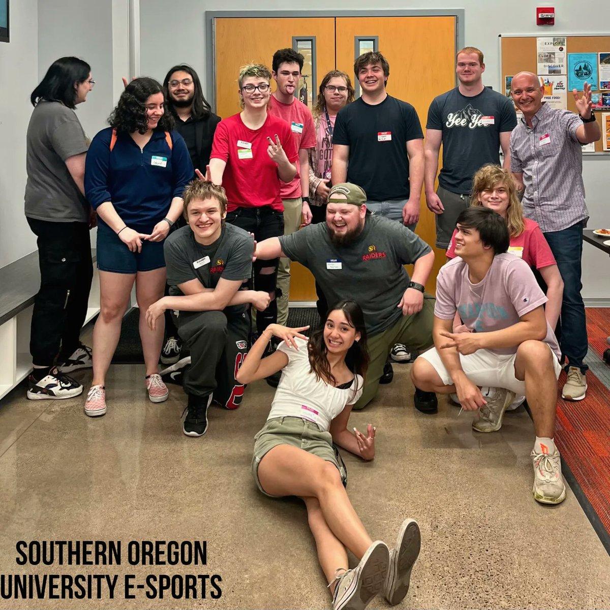 This week, instead of a Casual Night, we held an #eSports team social with food and everyone! This was an opportunity for all team members and staff to get to know each other and make more friends. Thank you to everyone who joined, we all had fun. ❤️