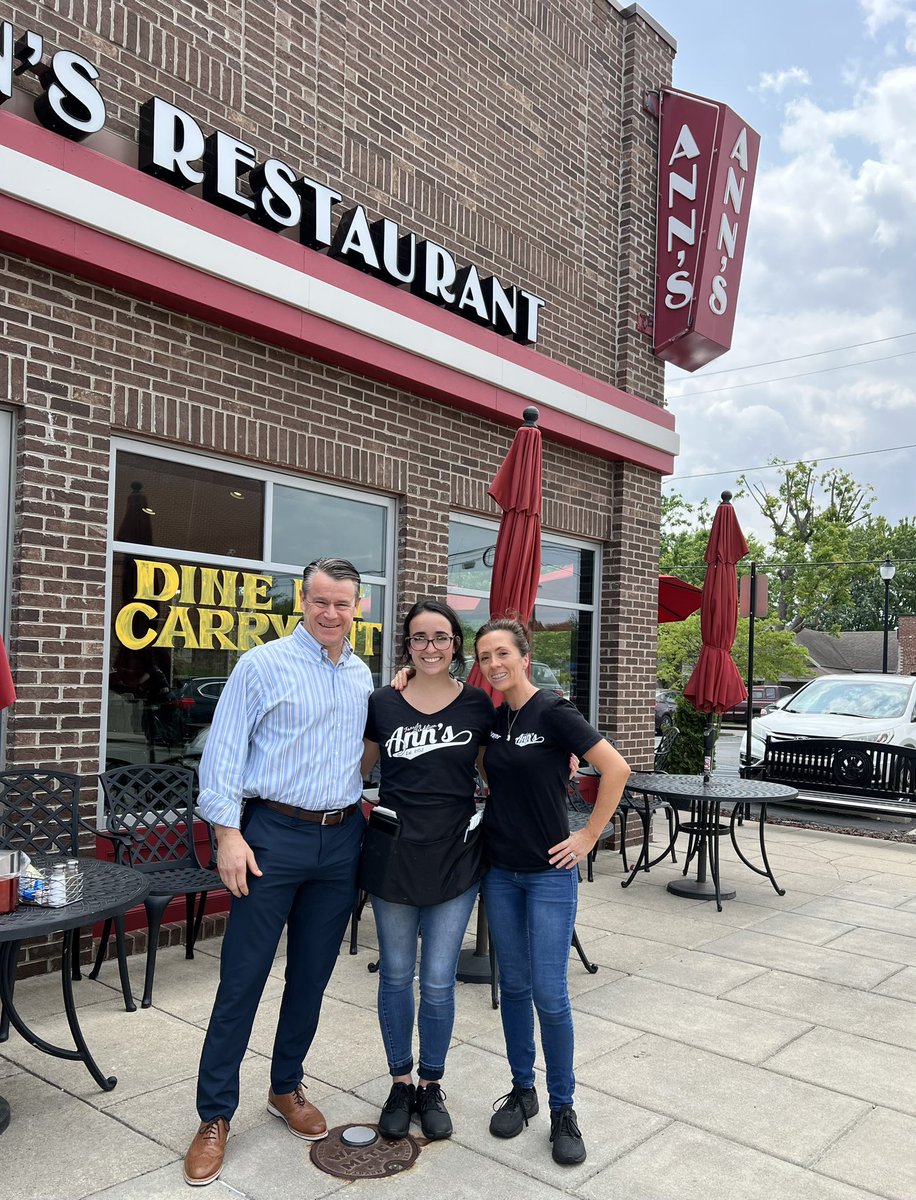 Davidyuxx1's tweet photo. Great to meet with my good friend, ICHE Commissioner @ChrisLoweryIN, at one of my favorite lunch spots in Franklin. https://t.co/VYb0488gDn