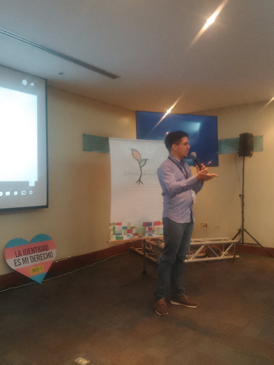 LGBTiDefensorxs's tweet photo. En estos momentos participa Erinson Bustamante @EdJ3107 del Espacio de Anna Frank @EspacioAF con herramientas de trabajo en redes para potenciar Activismo a los jóvenes del Proyecto Diversxs 🏳️‍🌈🏳️‍⚧️🕯️ https://t.co/MKPi1bBAQc