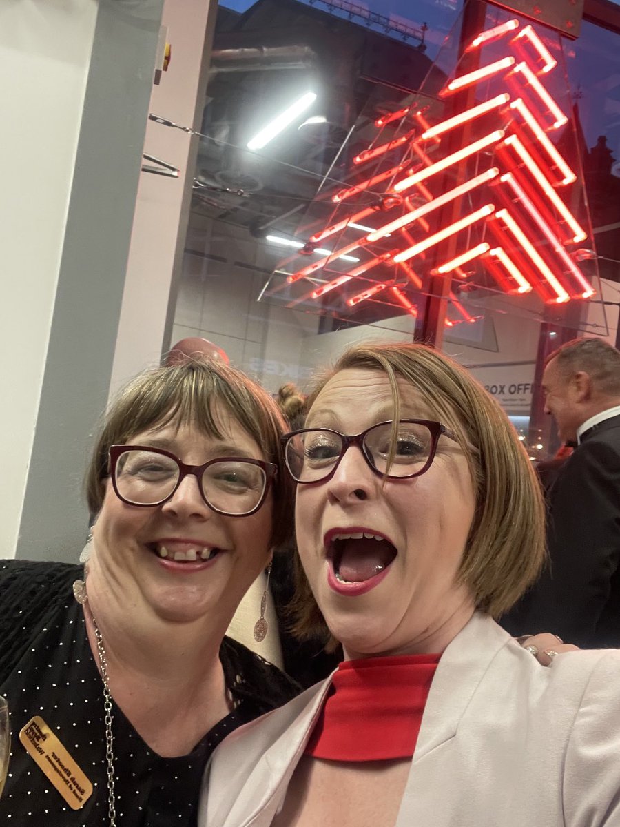 LOVING a bit of ⁦<a href="/trwakefield/">Theatre Royal Wakefield</a>⁩! Whoop, whoop!!! #TRWGala23 xx