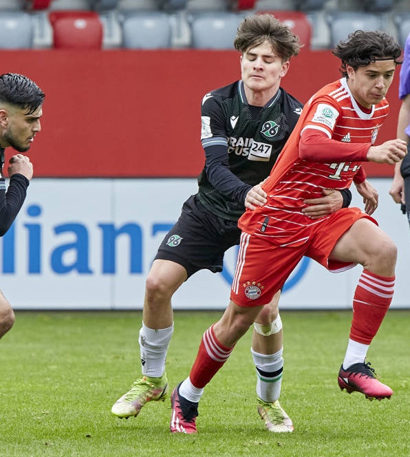 ChuckMe92 Soccer on X: "Fresh off his return from injury to Bayern Munich U17, Valentin Yotov has also made his youth international debut with two friendly caps for Bulgaria U18. The US-born-and-raised