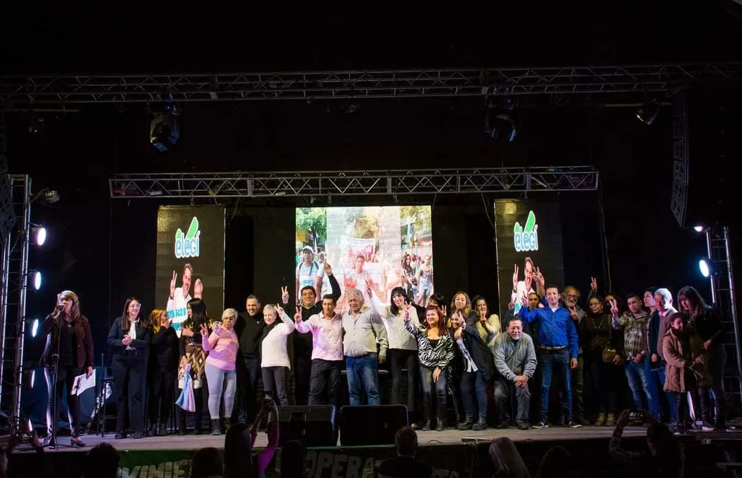 Alfredo72110038's tweet photo. ✌🏼 Extraordinario encuentro de la militancia este jueves en San Martín. Avanzamos con La Base en el Frente Elegí para seguir construyendo la mejor propuesta del peronismo para los mendocinos y mendocinas.
#ElegíJusticiaSocial #GuevaraGobernador https://t.co/WKUQw7OIr6
