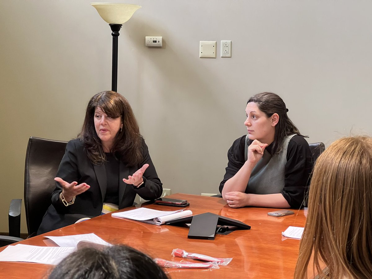 SenCappelletti's tweet photo. Today I’m joining @RepBorowski for a legislative discussion with @RadnorTSD High School students about the gun violence prevention bills we have moving in the General Assembly. I’m glad students are demanding that their elected officials act to stop the violence. #EndGunViolence https://t.co/xiHiOXFPKa