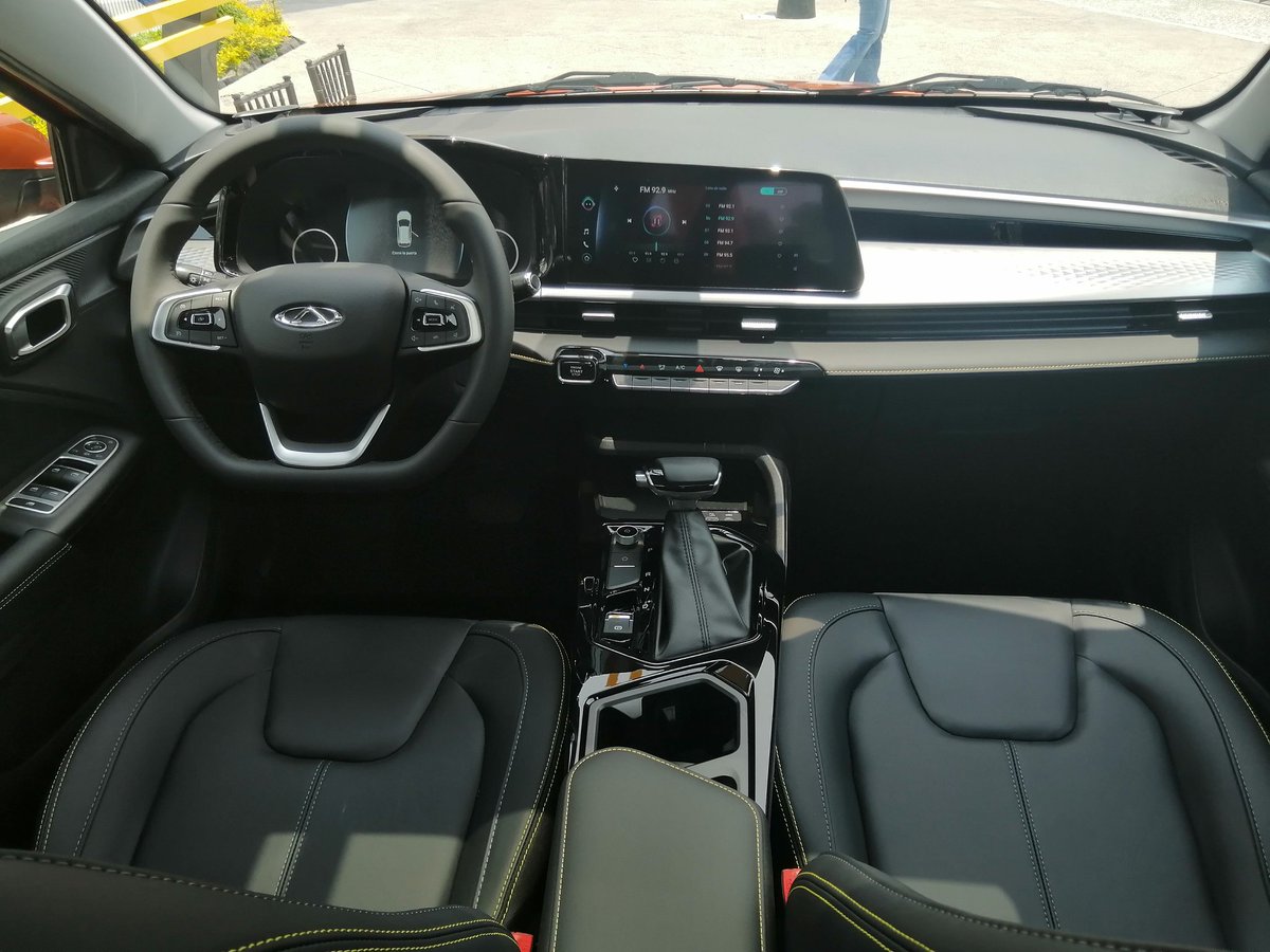 MotorsAndMe's tweet photo. La marca @ChireyMexico está en Six Flags México en la presentación oficial del modelo Tiggo2 PRO, una SUV-B la cual busca conquistar al público joven que quiera comprar su primer coche. De estilo aventuro sin obstáculos en el camino. Si estás en #SIXFLAGSMX, búscalos y conócelos. https://t.co/htzCyBw1RM